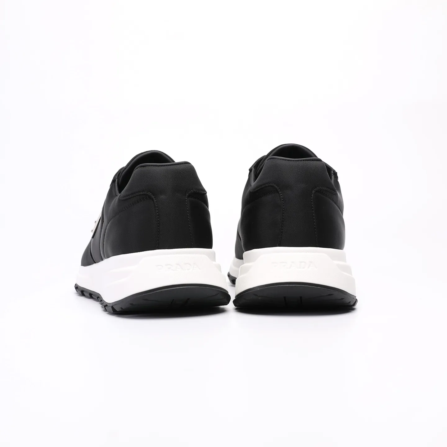 Batch 580 [PRADA] Men's shoes are popular in the counter, official website synchronization, high-quality shipments. Fabric: original cowhide with snakeskin. Lining: cowhide feet + cowhide lining. Outsole: original TPU + foam. Size: 38-46